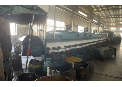 What are the characteristics of the surface heat treatment of carbon steel screws