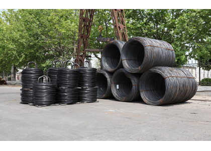 What are the differences between stainless steel and carbon steel